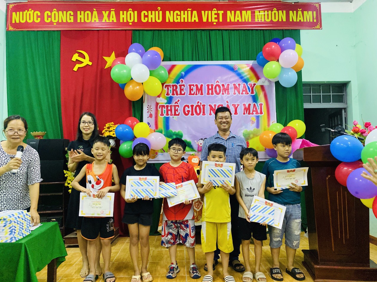 Các tổ dân phố trên địa bàn phường Tự An tổ chức  ngày Quốc tế thiếu nhi 1/6/2024
